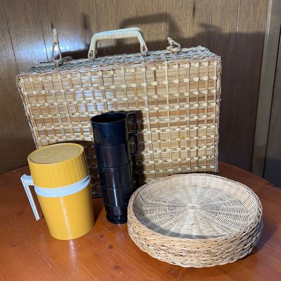 Vintage Wicker Picnic Basket with Thermos, Wicker Plate Holders, Plastic Cups - Picture 1 of 12